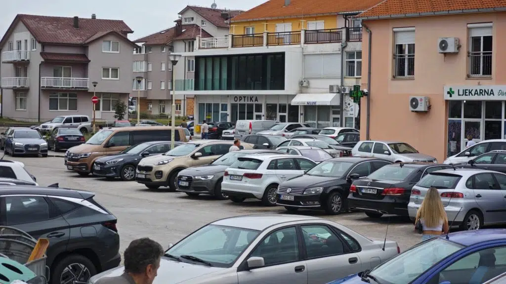 BiH: Unatoč rastu cijena u pola godine kupljena 5182 nova vozila, 283 više nego lani