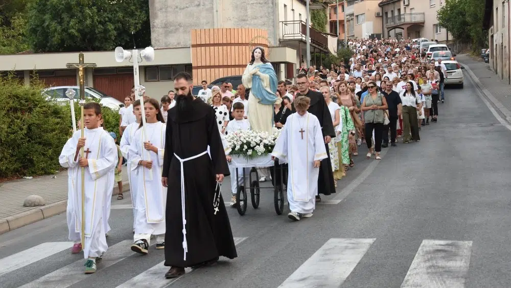 Čitluk: Na uočnicu svetkovine Velike Gospe održana procesija