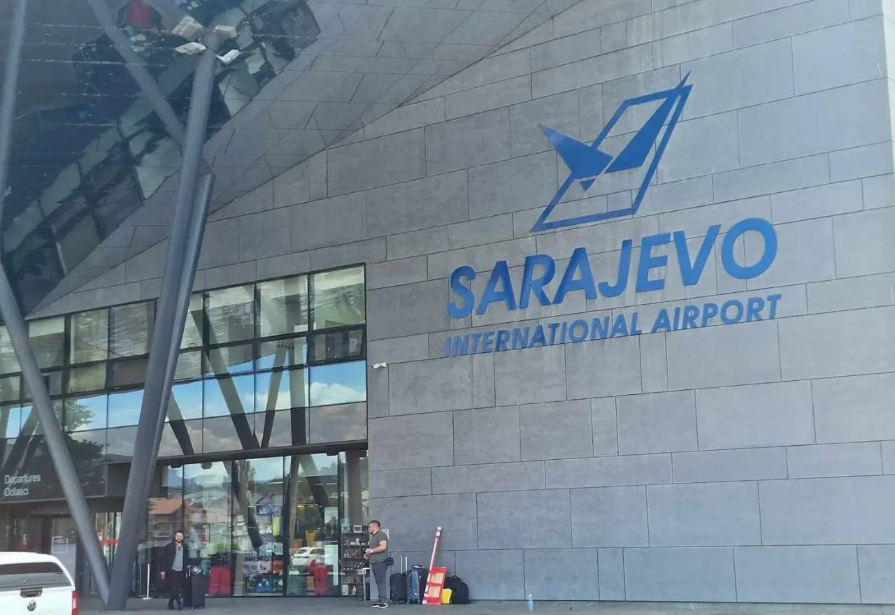 Muškarac podrijetlom iz Hercegovine uhićen na sarajevskom aerodromu zbog prijetnji terorizmom
