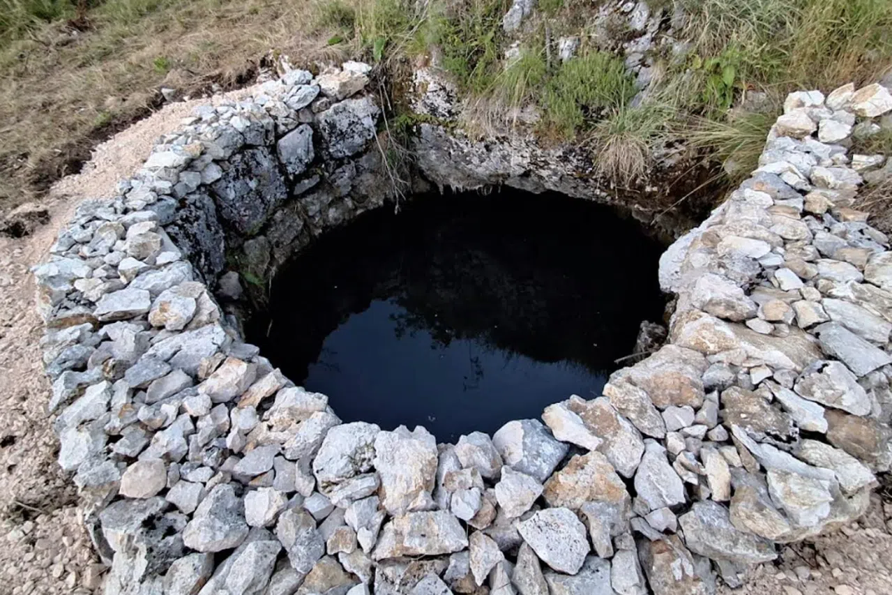Na Dinari više nema ni košara, ni trgovine, ali su opet oživjeli rimski bunari