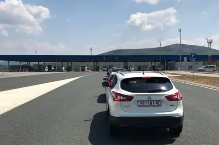 Putnici se žale zbog dugih čekanja na Bijači, oglasila se