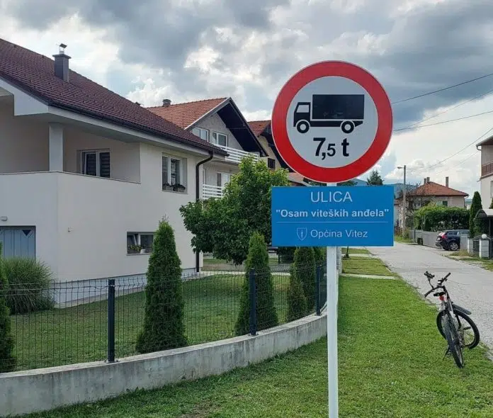 Vitez dobio Ulicu osam viteških anđela