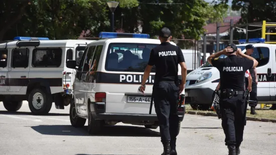 Tuzla: Maloljetnik izboden u blizini škole