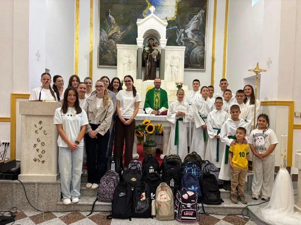 Župa Grabovica: Blagoslov djece i mladih na početku nove školske i vjeronaučne godine