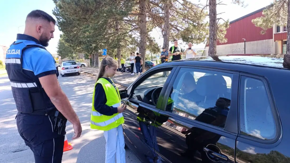 Akcija u Livnu: ‘Počela je školska godina – zaštitimo djecu u prometu’