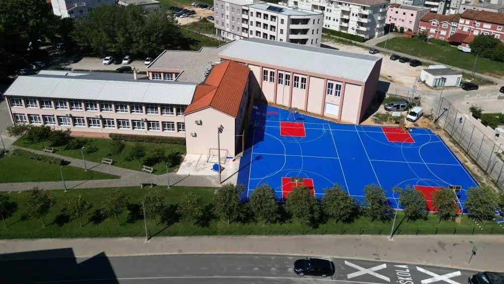 Pet igrališta opremljeno novim sportskim podlogama
