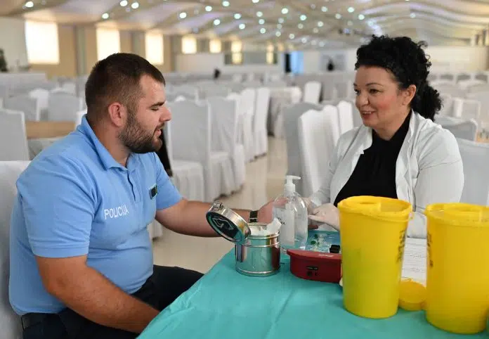Djelatnici policije darivali krv u Posušju