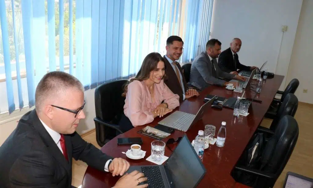 Leko: Vlada ŽZH isplatila 1.500.000 KM za sufinanciranje prijevoza učenika
