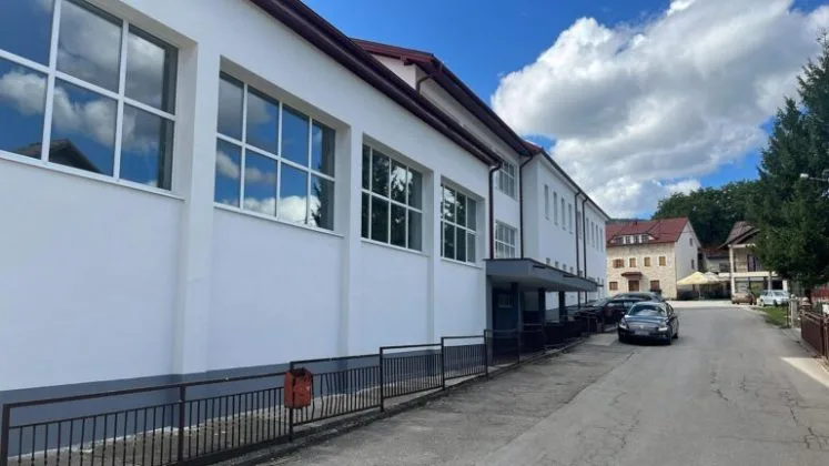 Škola u Šujici potpuno obnovljena: Pogledajte kako sada izgleda nakon ulaganja više od pola milijuna maraka!