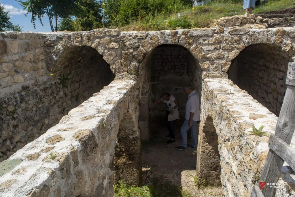 U tijeku su zadnje pripreme za prvu izložbu arheoloških pronalazaka u Rami