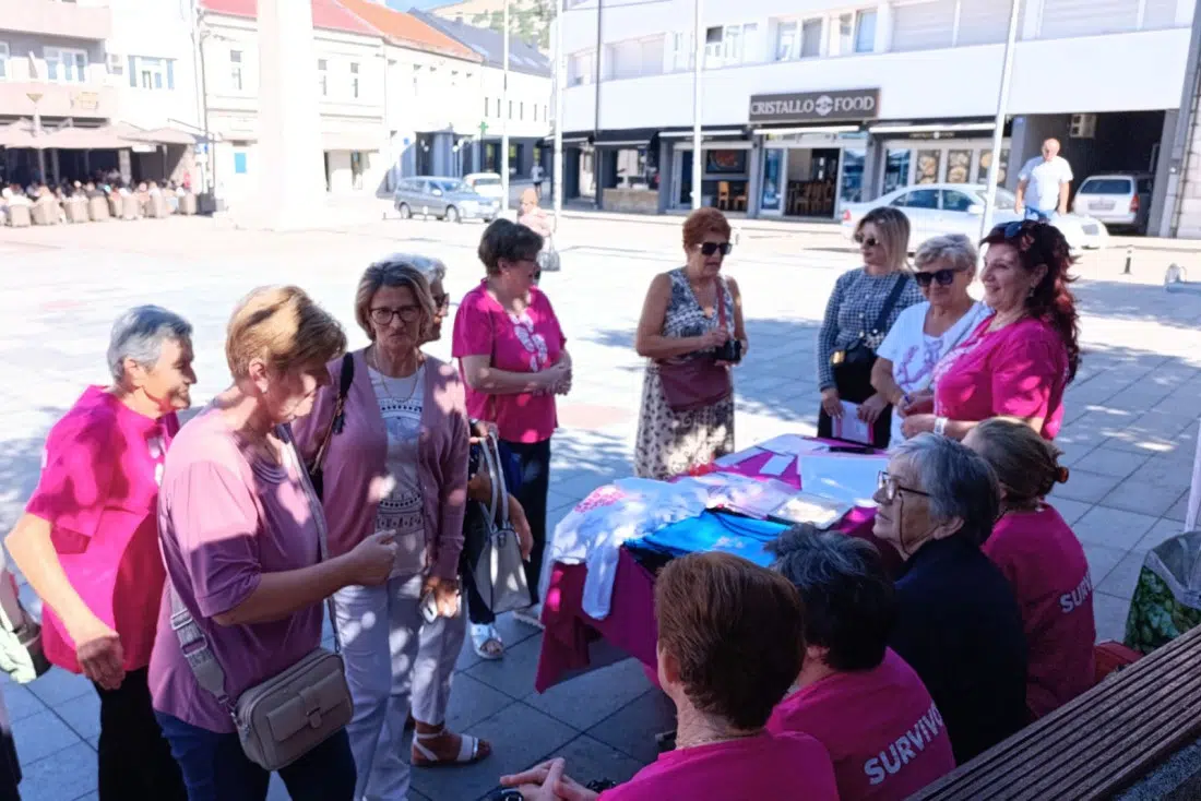 Ulična akcija u Livnu za podizanje svijesti o prevenciji raka dojke