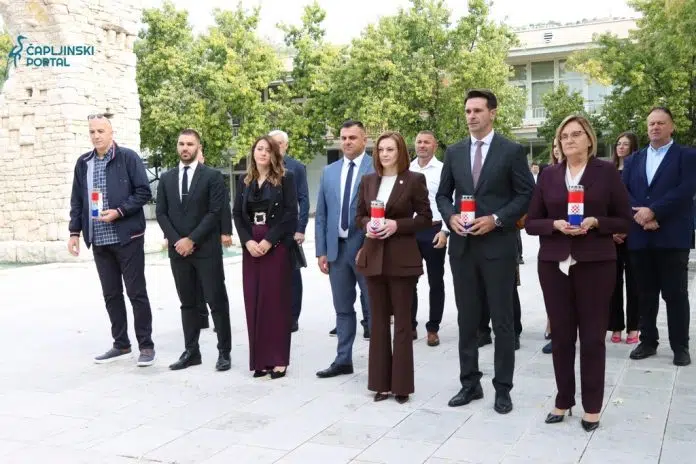 FOTO | Povodom Dana Grada položeni vijenci na Trgu hrvatske
