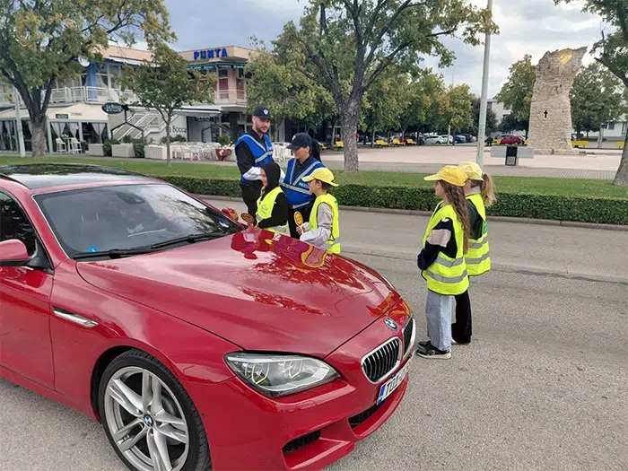FOTO | Čapljinski učenici patrolirali ulicama zajedno sa policijom