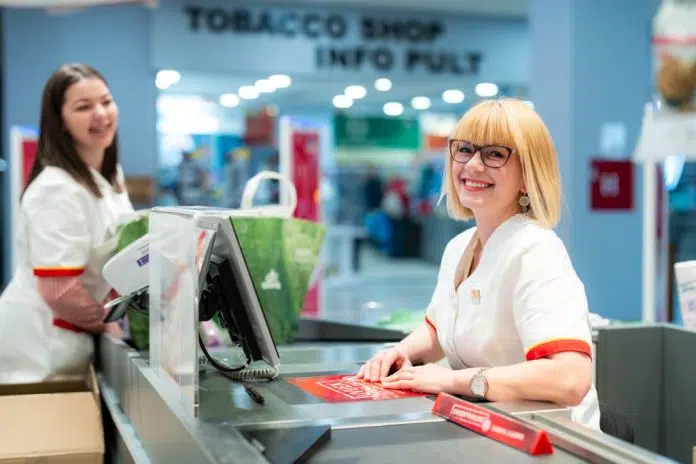 Gotovo pola milijuna KM nagrade zaposlenicima dm-a za još jednu