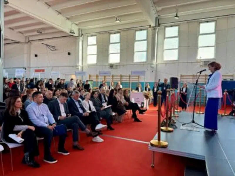 ODRŽAN Sajam zapošljavanja Hercegbosanske županije 2025. pod sloganom „Izađi iz sjene“