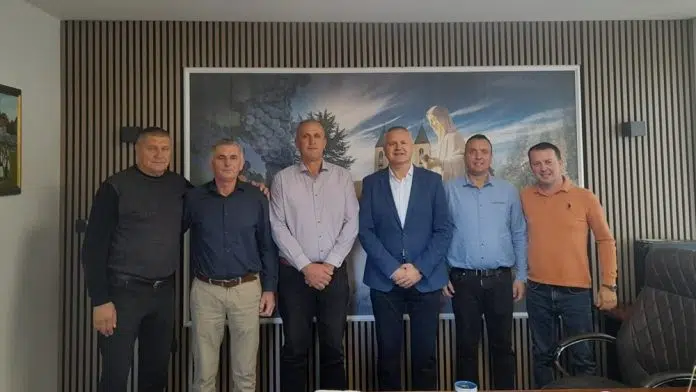 Održan sastanak predsjednika Općinskog vijeća Čitluk i predstavnika MZ Služanj