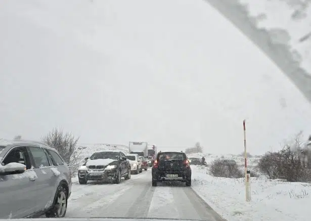 Zimski uvjeti vožnje: Vozači dužni imati opremu od 1. studenoga