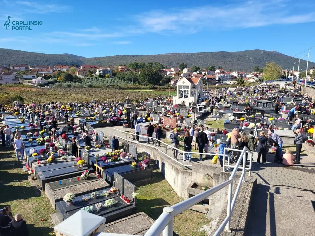FOTO | Na groblju sv. Franje u Čapljini služena misa na blagdan Svih svetih