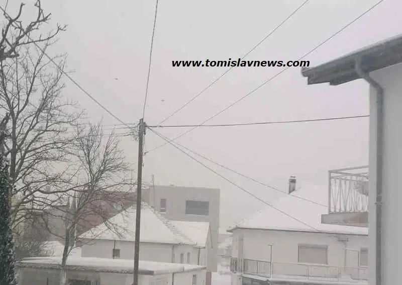FOTO/VIDEO: DOBRO vam snježno, vjetrovito i hladno jutro iz Tomislavgrada! Stanje na putevima oko TG