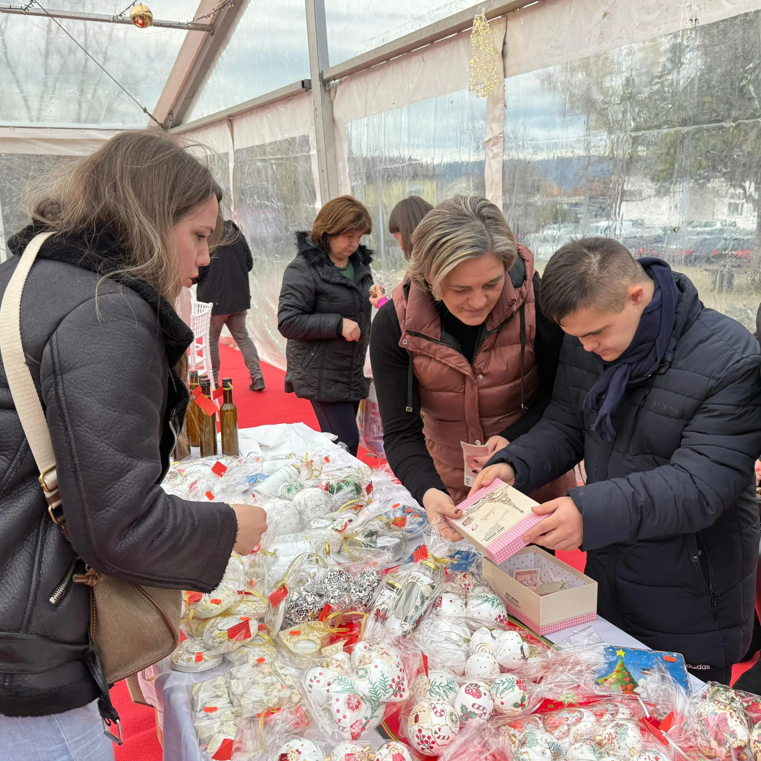 Ljubuški: Plemenita akcija na trgu za Rehabilitacijski centar