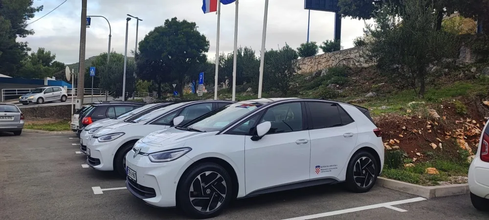 FOTO | Revolucija u javnoj upravi: Općina Neum prelazi na električna vozila!