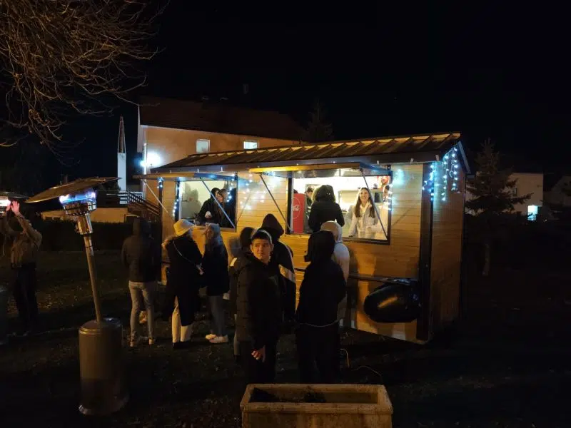 Javni poziv za ustupanje javne površine za postavljanje drvenih kućica tijekom manifestacije “Advent u Tomislavgradu”