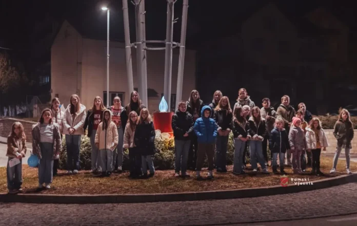Prvu adventsku svijeću nade upalili mališani iz sekcija Kulturno-sportskog centra