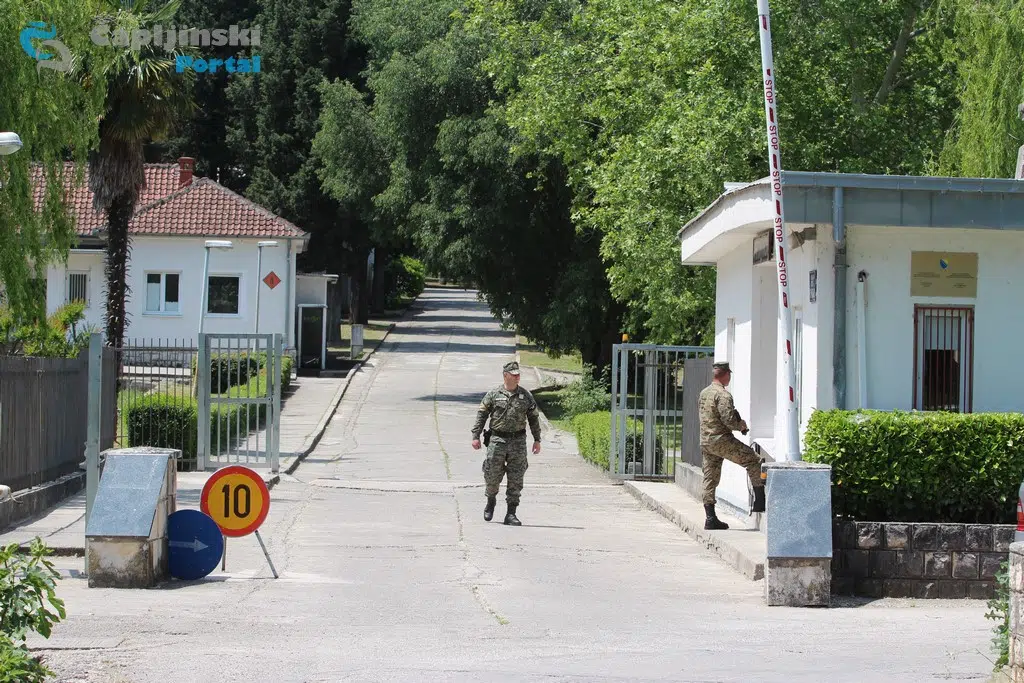 U čapljinskoj vojarni pronađeno 1.900 neuručenih odličja namijenjenih pripadnicima HVO-a