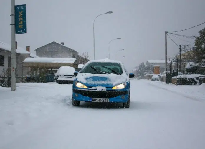 Zašto vaš automobil troši više goriva na niskim temperaturama?