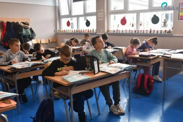 Danas počinje redovita nastava: Sretno svim učenicima, a posebno prvašićima!