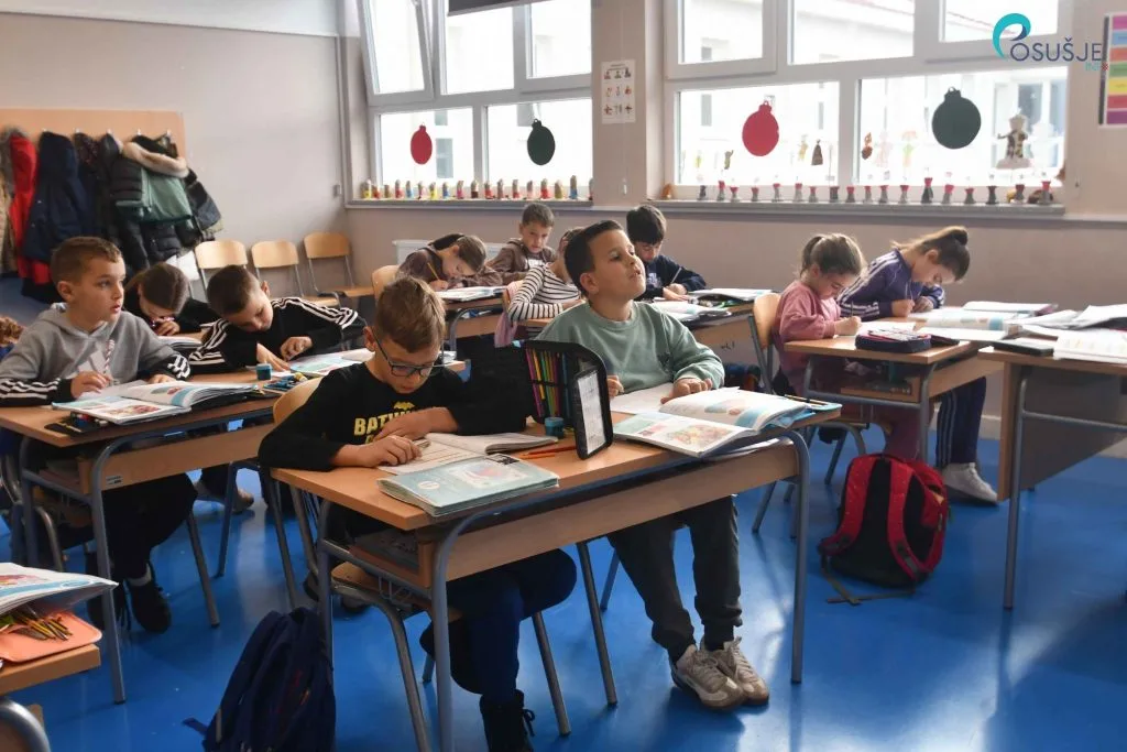 Danas počinje redovita nastava: Sretno svim učenicima, a posebno prvašićima!