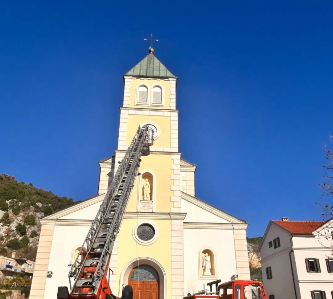 Župa Vitina: Radovi na obnovi i postavljanje novog sata