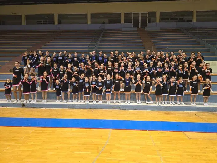 Božićni cheerleading izazov okupio više od stotinu sportašica u Gradskoj