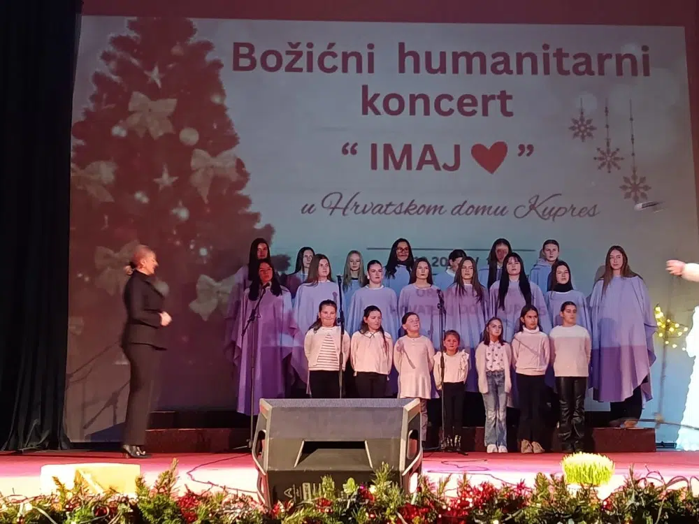Kupres: Održan božićni humanitarni koncert „Imaj srce“