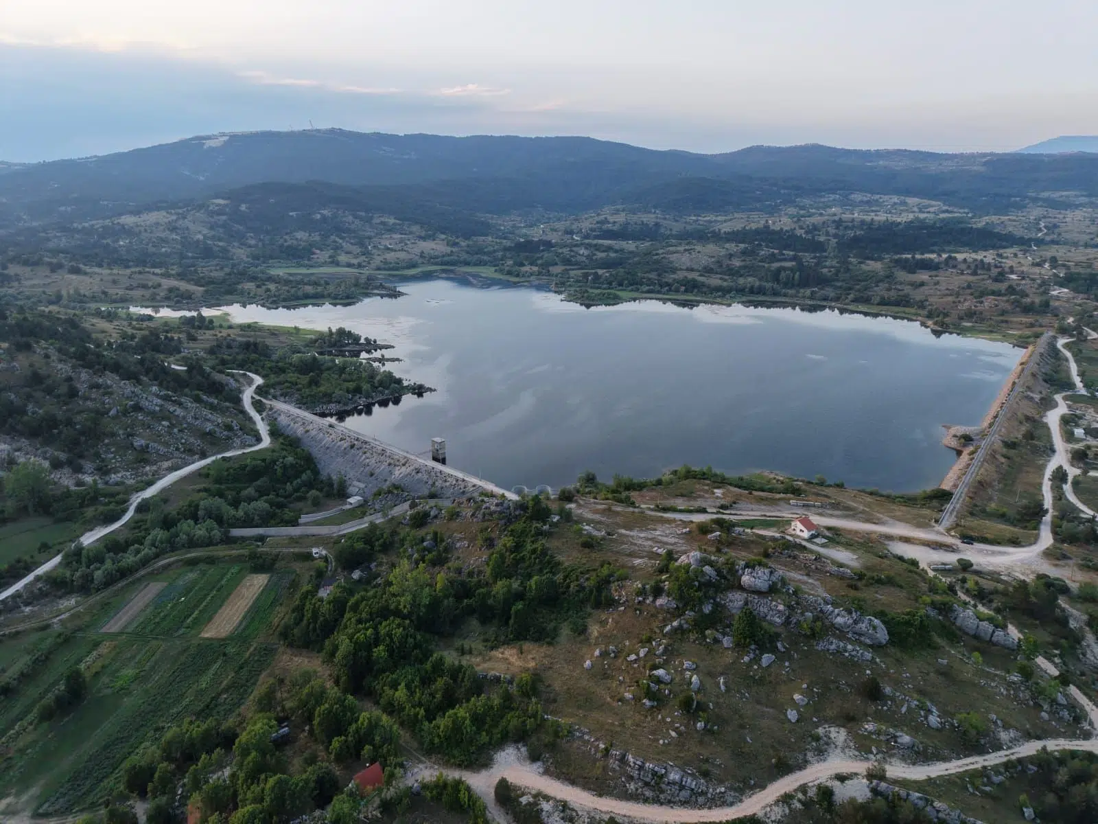 Posušje ulaže u vodoopskrbu: potpisan ugovor za cjevovod Tribistovo – Sobač