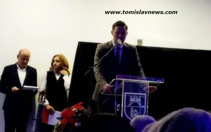 FOTO/VIDEO ČESTITKA: Večeras je svečano otvorena Srednja glazbena škola u
