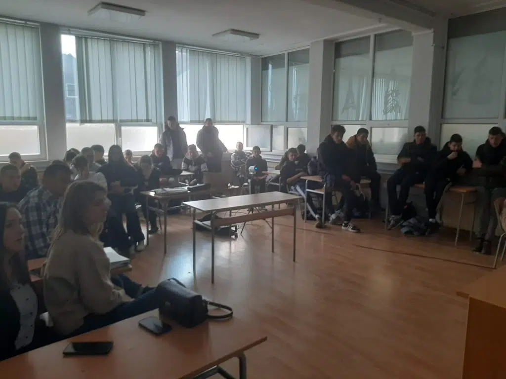SSŠ Tomislavgrad obilježila mjesec borbe protiv ovisnosti, učenici kroz radionicu upoznati s opasnostima