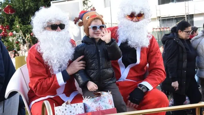 „Advent u Brotnju“ počeo ukrašavanjem božićnog drvca i velikim veseljem