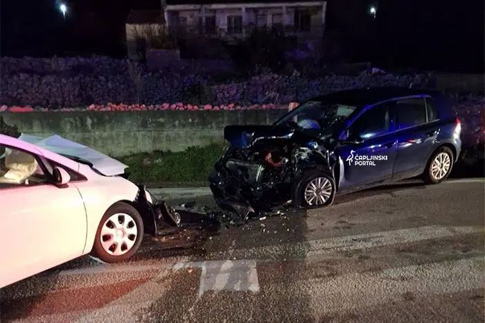 FOTO | Više osoba ozlijeđeno u teškoj prometnoj nesreći u Trebižatu