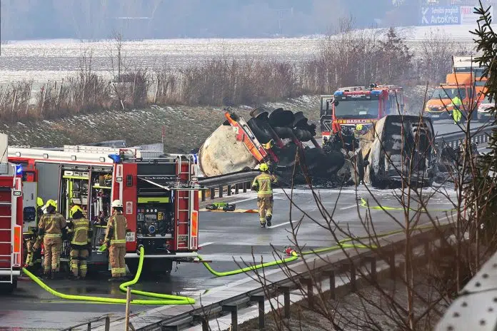 Teška nesreća u Sloveniji: cisterna eksplodirala, autocesta zatvorena