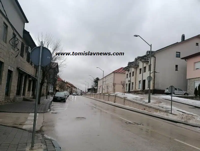 DOBRO vam oblačno i kišovito nedjeljno jutro iz Tomislavgrada!