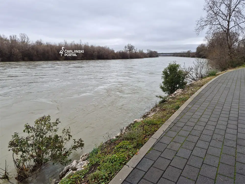 Vodostaji u padu, ali oprez i dalje potreban: Poplave i klizišta na više lokacija u HNŽ-u