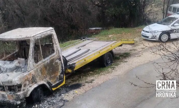 Nepoznate osobe zapalile vozilo vučne službe u Stocu: Vlasniku pričinjena velika šteta