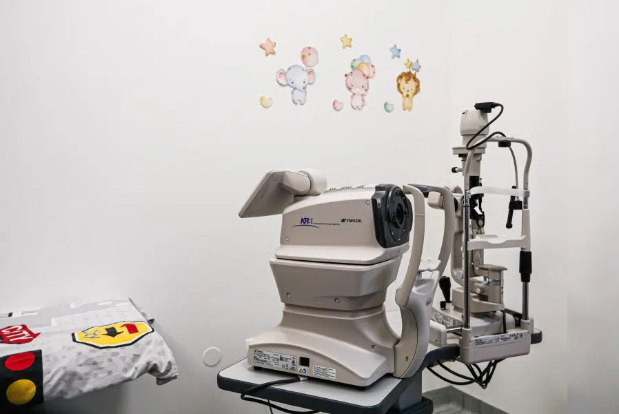Nova ambulanta omogućuje pravodobnu dijagnostiku i suvremeno liječenje očnih bolesti kod djece – Sveučilišna klinička bolnica Mostar