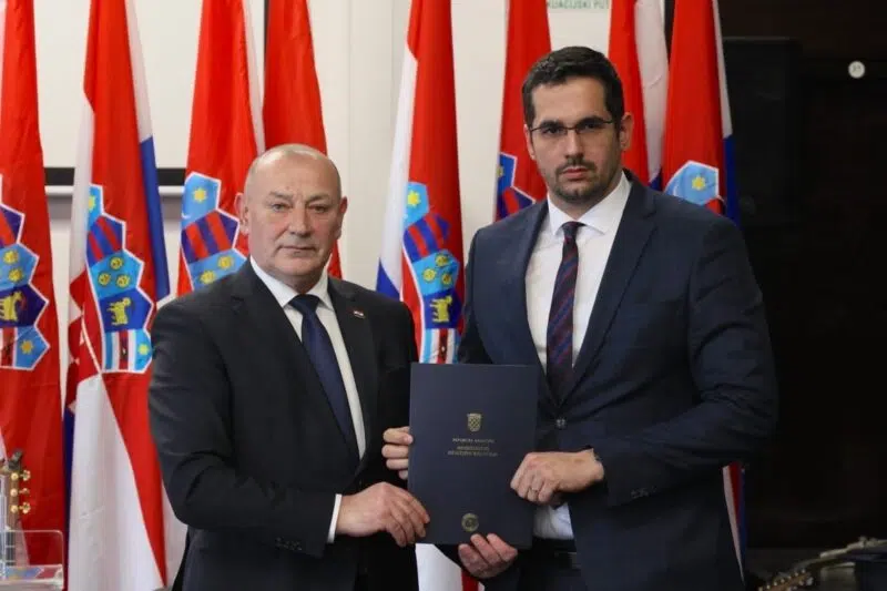 Potpisan Sporazum o suradnji u organizaciji posjeta Vukovaru učenika završnih razreda osnovnih škola iz BiH