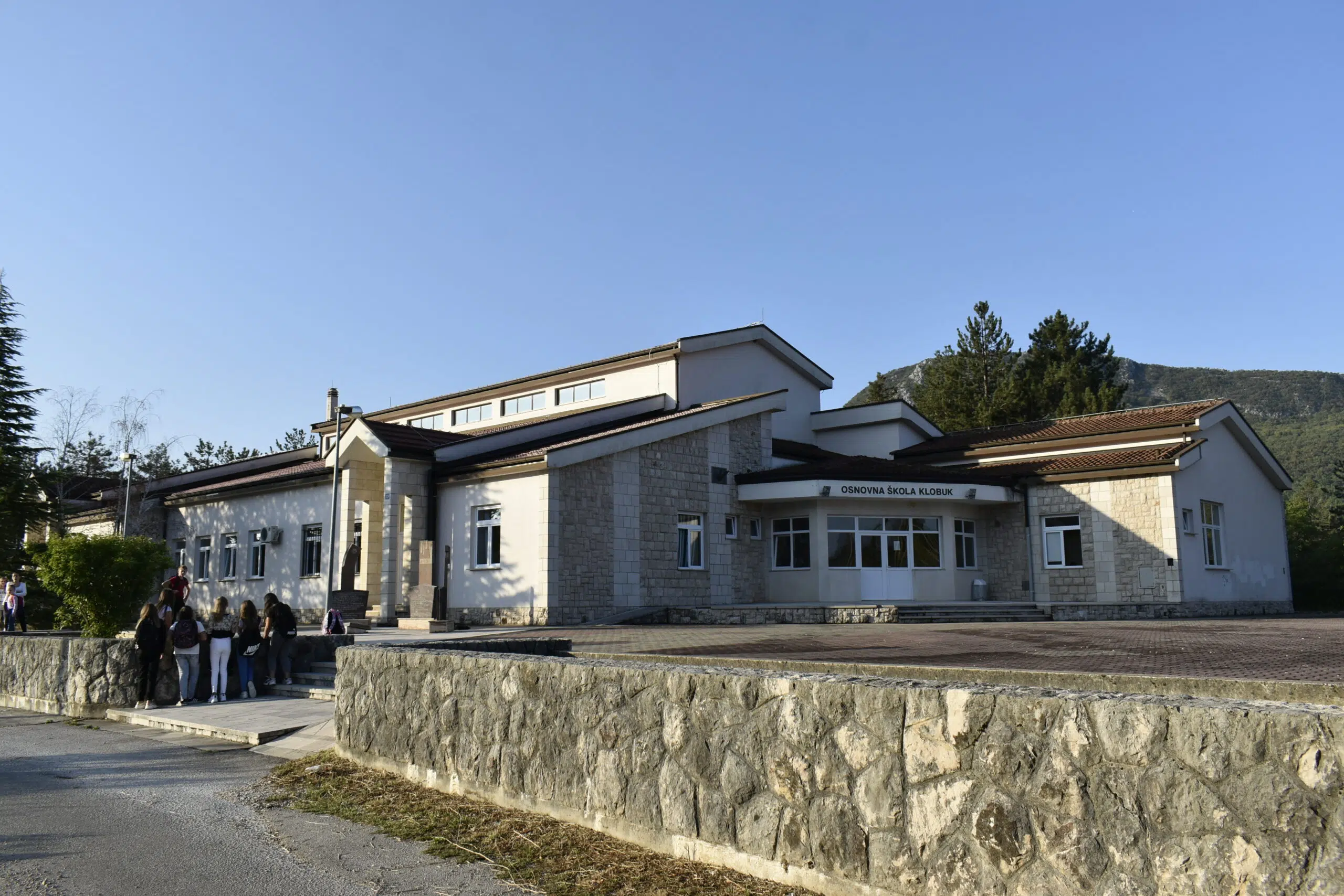 Više od 360 tisuća KM za školu u Klobuku: Vlada FBiH podržala energetsku obnovu OŠ Tin Ujević