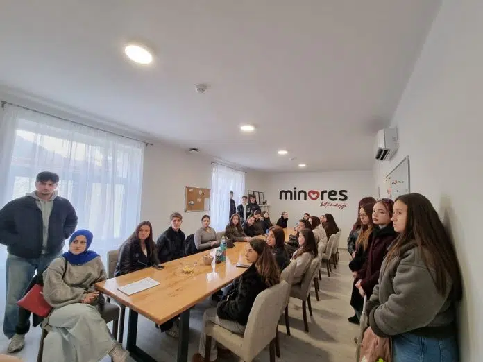 1770039685_Vijece-ucenika-srednjih-skola-Grada-Mostara-posjetilo-„Minores-i-„Vedri.jpg