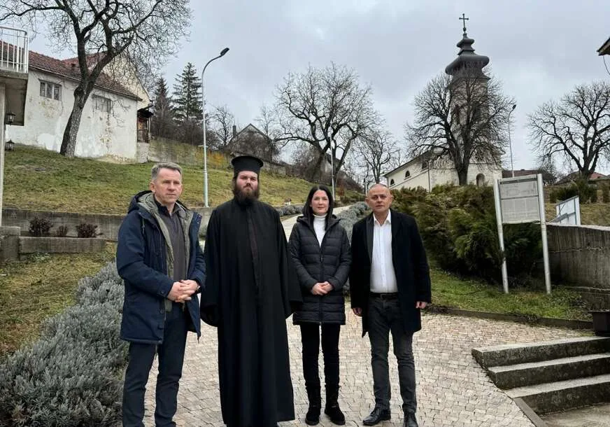 (FOTO) “Povijest je teška, zaborav bi bio drugo stradanje” Trivićeva obišla srpske povratnike i pravoslavne svetinje u Livnu i okolnim selima