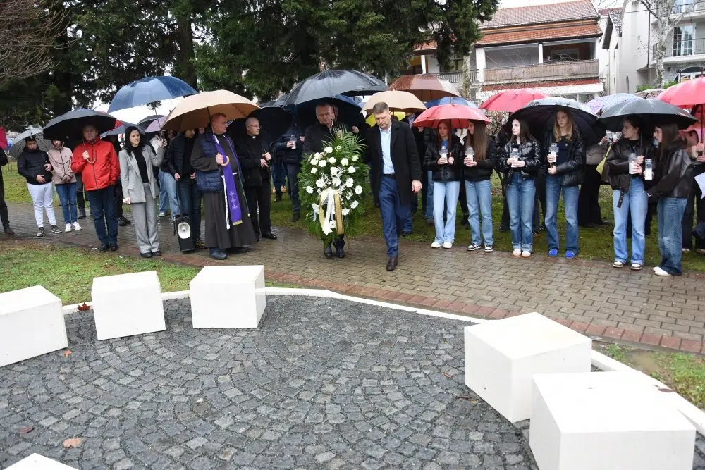 Jedanaestorici poginulih učenika odana počast