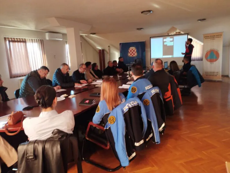 Unaprjeđenje koordinacije i komunikacije u kriznim situacijama: Održana radionica za djelatnike operativnih centara HBŽ